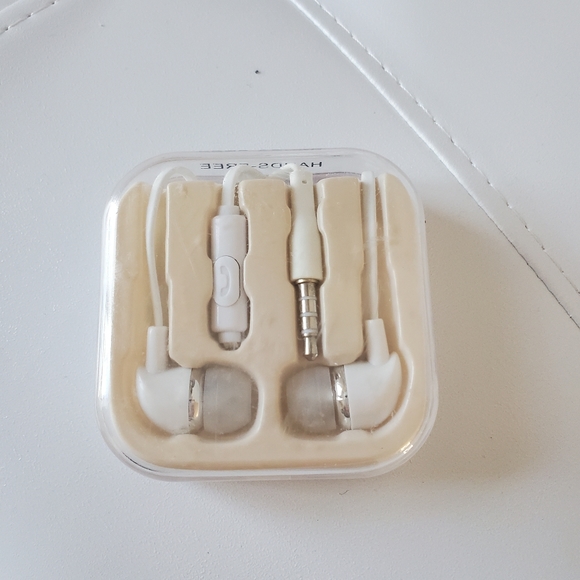 Earbuds - Picture 3 of 3